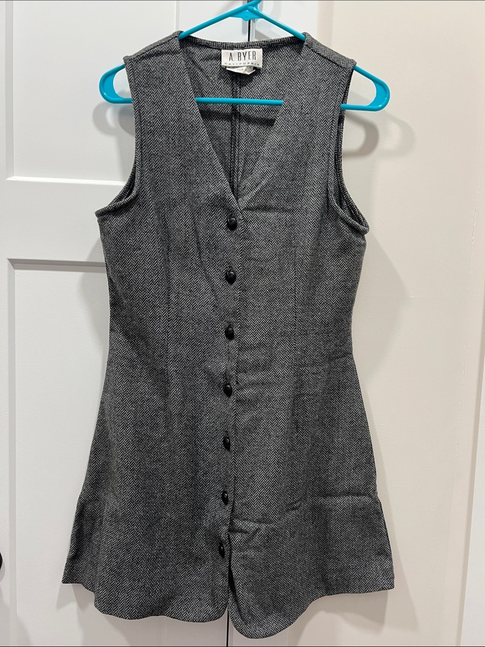 Vintage Size 9 A. Byer Gray Herringbone Tweed Button-Front Sleeveless Dress